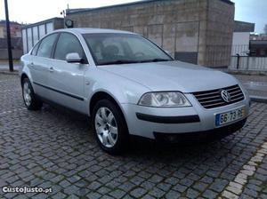 VW Passat 1.9 TDI 115CV CLN Fevereiro/01 - à venda -