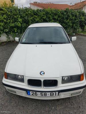 BMW 318 i Junho/93 - à venda - Ligeiros Passageiros, Évora