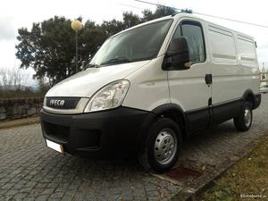 Iveco Daily 29L12 Dezembro/11 - à venda - Comerciais / Van,