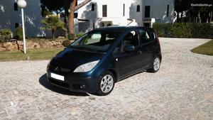 Mitsubishi Colt 1.1 Gasolina Abril/06 - à venda - Ligeiros