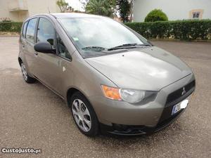 Mitsubishi Colt 1.1 Março/09 - à venda - Ligeiros