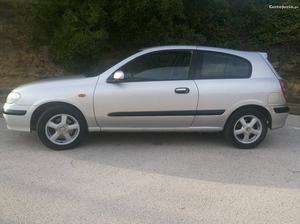 Nissan Almera 2,2 ddti a/c Outubro/02 - à venda -