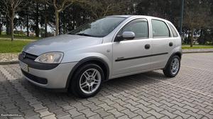 Opel Corsa 1.7 DTI 5 Lugares Dezembro/01 - à venda -