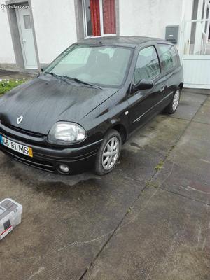 Renault Clio 1.2 Fevereiro/00 - à venda - Ligeiros