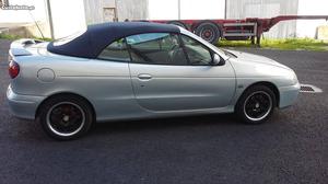 Renault Mégane 1.4 cabrio Fevereiro/00 - à venda -