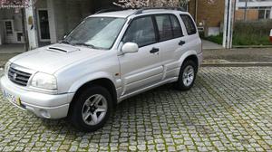 Suzuki Grand Vitara 2.0 TD A/C  Dezembro/00 - à