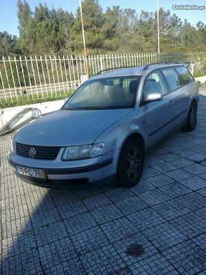 VW Passat avant 1.9 tdi Maio/98 - à venda - Ligeiros