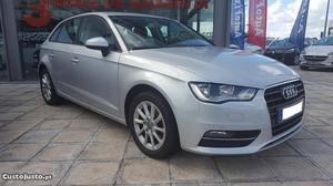 Audi A3 SB 1.6TDI ATTR.110CV Maio/13 - à venda - Ligeiros