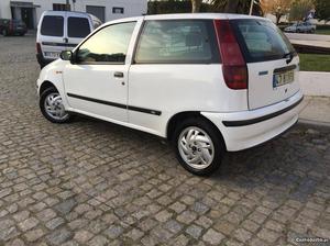 Fiat Punto 1.7 td aceito retoma Agosto/99 - à venda -