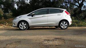 Ford Fiesta 1.4TDCI-NOVO Junho/11 - à venda - Ligeiros