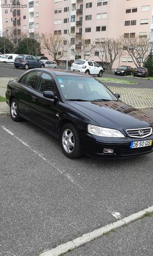 Honda Accord 1.8 VTEC Dezembro/00 - à venda - Ligeiros