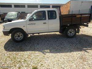 Mazda B Kingcab 3 lug. 4x4 Fevereiro/05 - à venda -