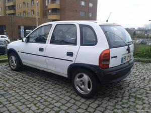 Opel Corsa B 1.2 - 5 portas Dezembro/95 - à venda -
