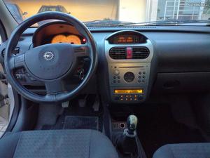 Opel Corsa C 1.2 Sport  Janeiro/02 - à venda - Ligeiros