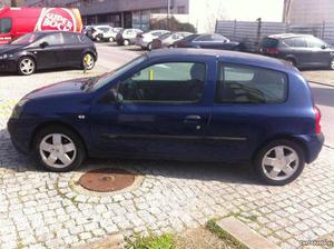 Renault Clio 1.5DCI Dezembro/03 - à venda - Comerciais /