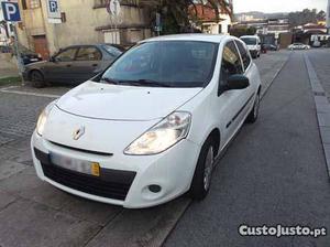 Renault Clio Van Outubro/11 - à venda - Comerciais / Van,