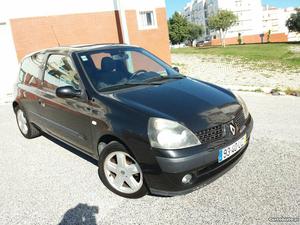 Renault Clio bilabong Maio/03 - à venda - Ligeiros