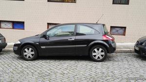 Renault Mégane II Setembro/03 - à venda - Ligeiros