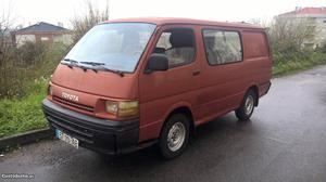 Toyota HiAce 2.4D Junho/93 - à venda - Comerciais / Van,