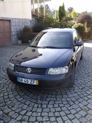 VW Passat ligeiro Março/99 - à venda - Ligeiros