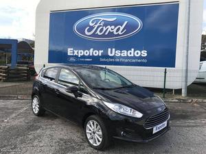 Ford Fiesta  cv Titanium Janeiro/17 - à venda -