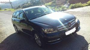 Mercedes-Benz C 200 avantgard Agosto/12 - à venda -