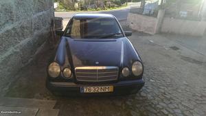 Mercedes-Benz E 220 barata Novembro/97 - à venda - Ligeiros