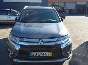 Mitsubishi Outlander 2.2 di-d instyle navi