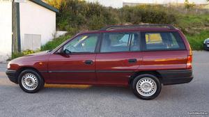 Opel Astra Caixa Automatica. Julho/95 - à venda - Ligeiros