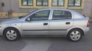 Opel Astra v Abril/02 - à venda - Ligeiros