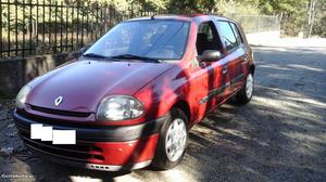 Renault Clio carro em bom estado Maio/01 - à venda -