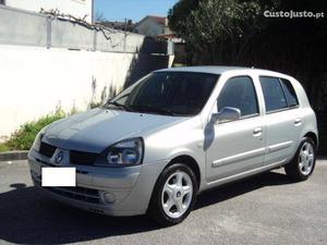 Renault Clio c/distribuição feita Abril/02 - à venda -
