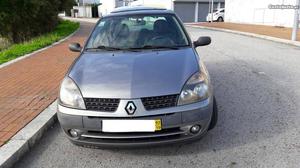 Renault Clio v Outubro/02 - à venda - Ligeiros