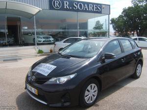 Toyota Auris 1.4 D4D Active 90cv Janeiro/13 - à venda -