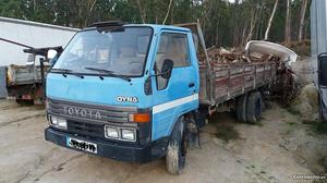 Toyota Dyna 250 Dezembro/91 - à venda - Comerciais / Van,