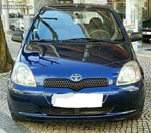 Toyota Yaris VVTI 5 lugares Maio/00 - à venda - Ligeiros