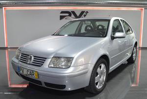 VW Bora 1.9 Tdi Sportline Março/04 - à venda - Ligeiros