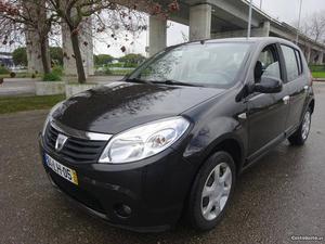 Dacia Sandero 1.5 DCi Confort Janeiro/11 - à venda -