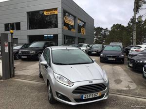 Ford Fiesta 1.5 TDCI TITANIUM Abril/15 - à venda - Ligeiros