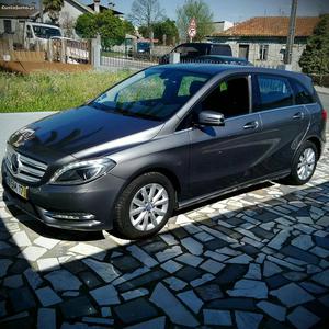 Mercedes-Benz B 180 Business pack Junho/12 - à venda -