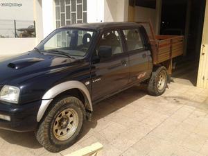 Mitsubishi LX4 Fevereiro/04 - à venda - Pick-up/