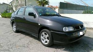 Seat Cordoba Poucos KM`s D/A Outubro/97 - à venda -