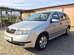 Skoda Fabia Mpi Fevereiro/01 - à venda - Ligeiros