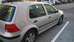 VW Golf 1.4 Abril/00 - à venda - Ligeiros Passageiros,