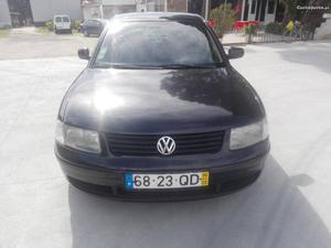 VW Passat 1.9TDI Março/98 - à venda - Ligeiros