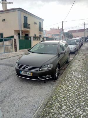 VW Passat CONFORTLINE 1.6 TDi Maio/12 - à venda - Ligeiros