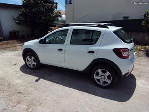 Dacia Sandero Stepway 1.5 Março/14 - à venda - Monovolume