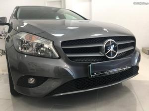 Mercedes-Benz A 180 Businesse GPS Janeiro/14 - à venda -