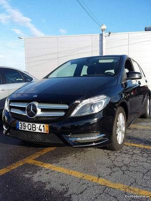 Mercedes-Benz B 180 FullExtras Auto Junho/15 - à venda -