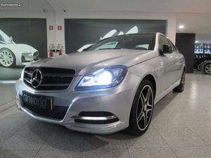 Mercedes-Benz C 220 Blueefficiency AMG Maio/12 - à venda -